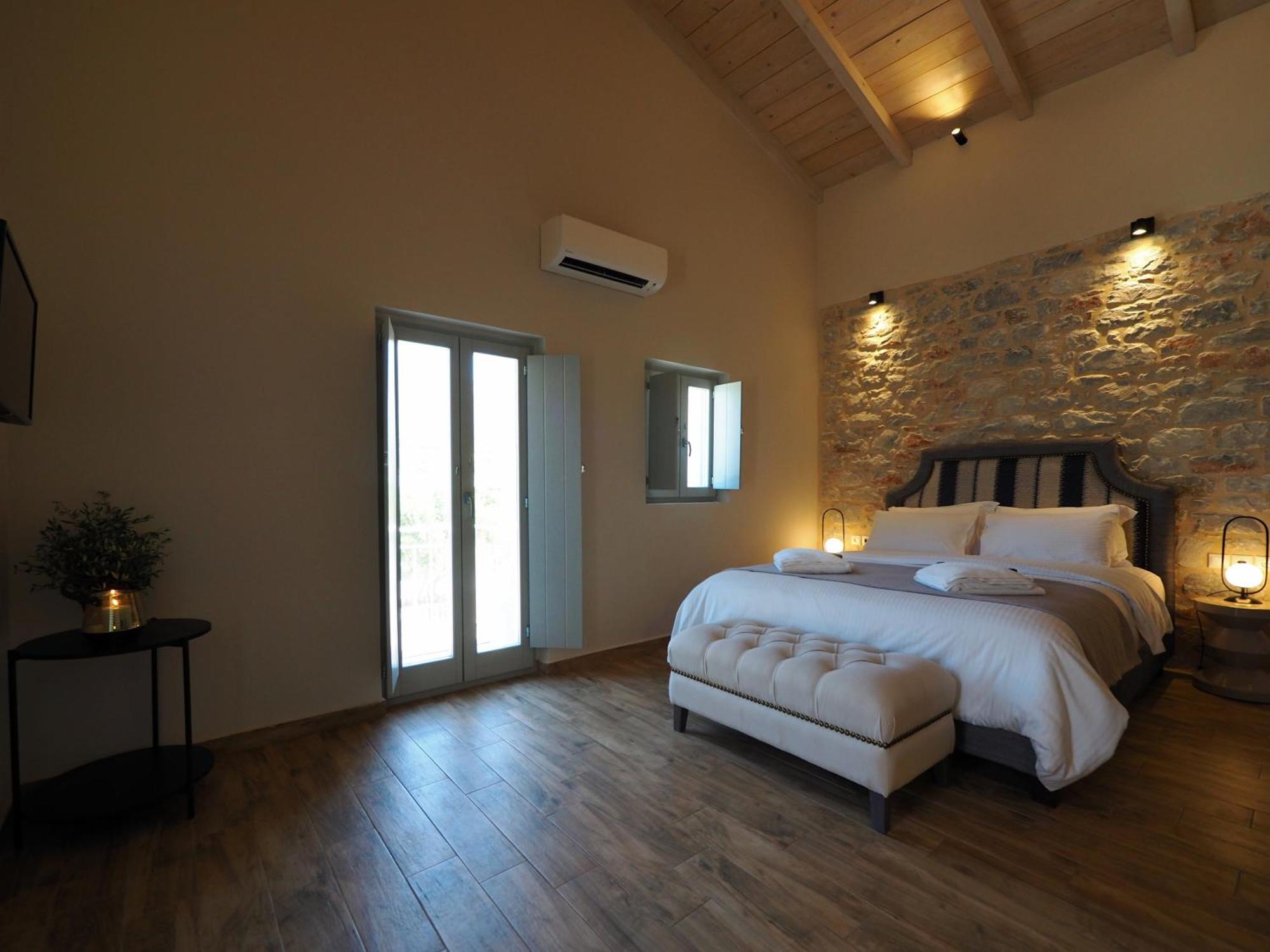 Terra Di Pietra Exclusive Suites & Apartments Areopoli Exterior photo