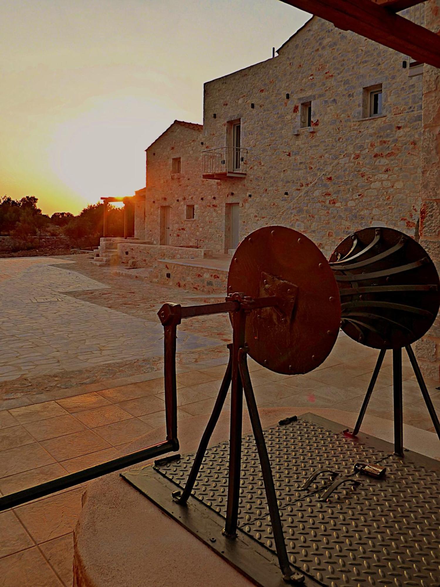 Terra Di Pietra Exclusive Suites & Apartments Areopoli Exterior photo