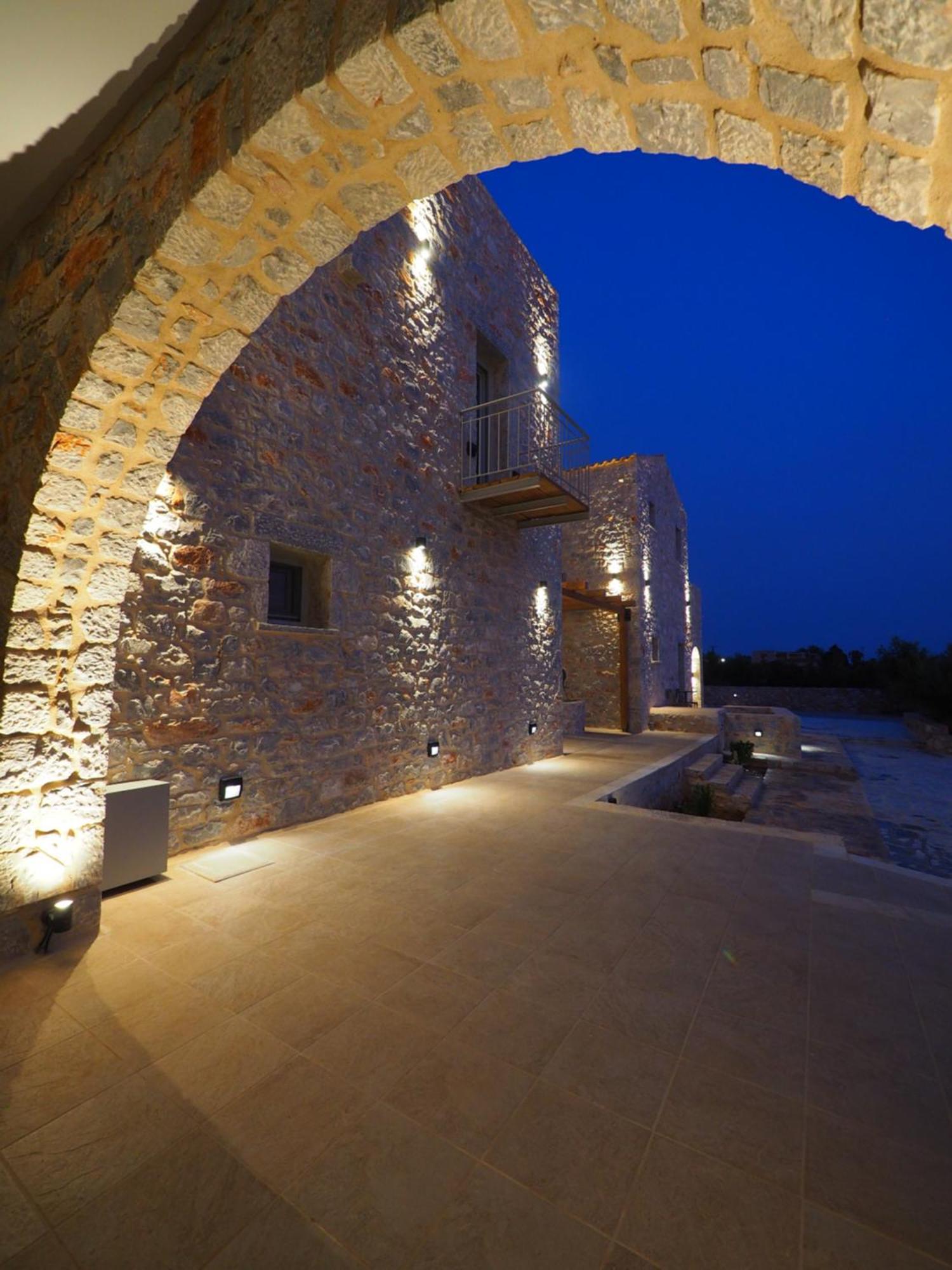Terra Di Pietra Exclusive Suites & Apartments Areopoli Exterior photo