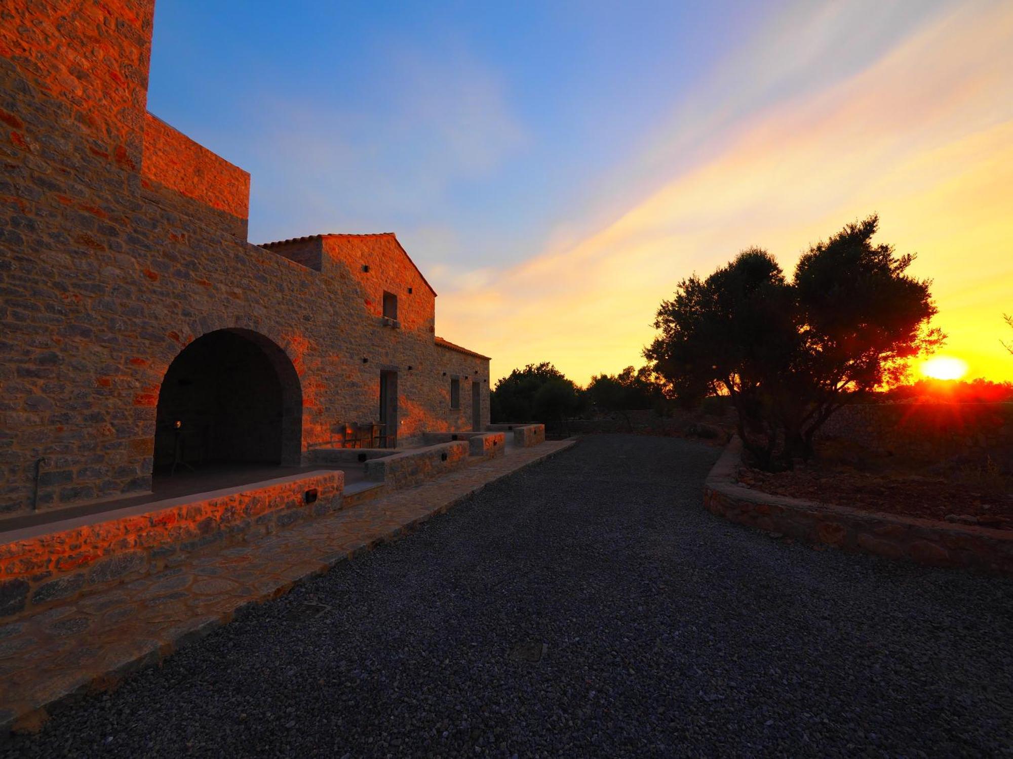Terra Di Pietra Exclusive Suites & Apartments Areopoli Exterior photo